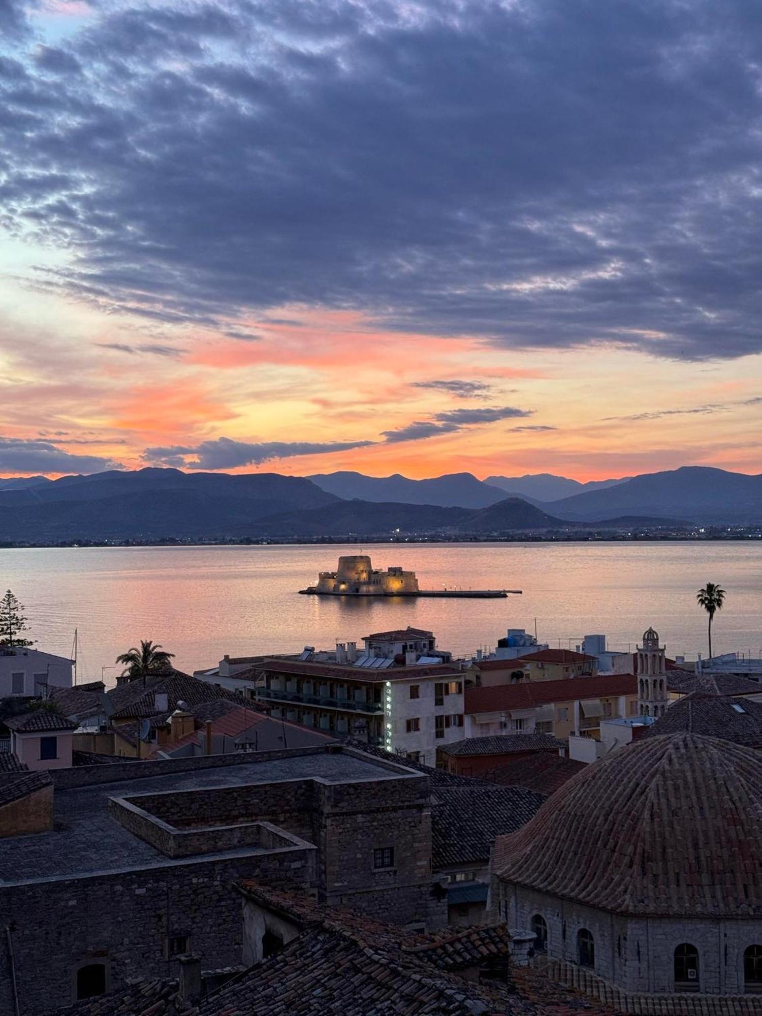 S&F Luxury Apartment Nafplion Exteriör bild
